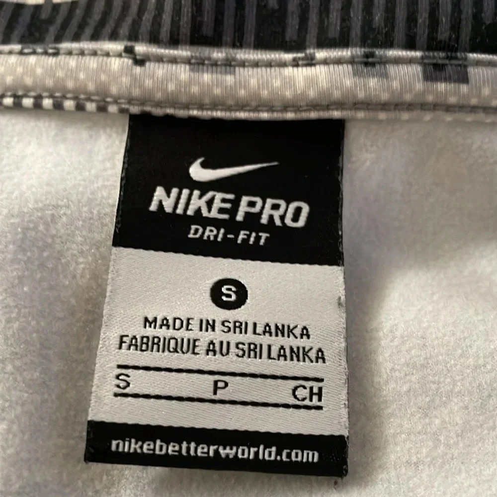 Nike Long Sleeve 1/2 Zip Performance Shirt Sz Small Black White Running Athletic - Picture 2 of 12